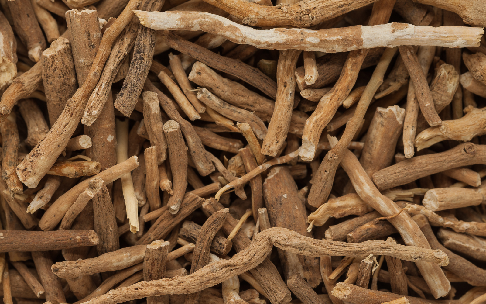 Ashwagandha Vs. Rhodiola: Adaptogenic Herb Showdown